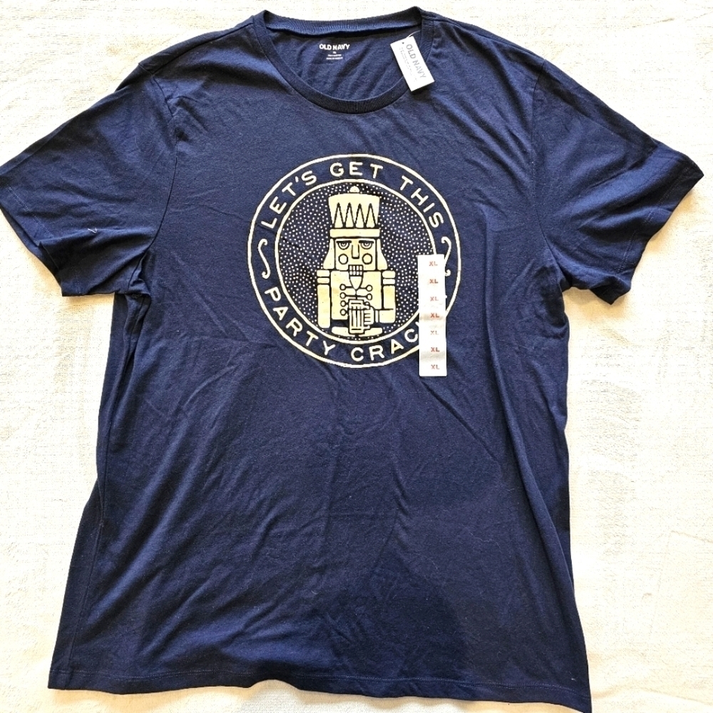 💥4 for $25💥 Old Navy Holiday Tshirt